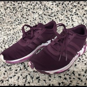 ADIDAS Sz. 8 Marbled Sneakers